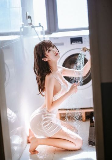 青青草国产综合人人爱_DVD在线视频观看